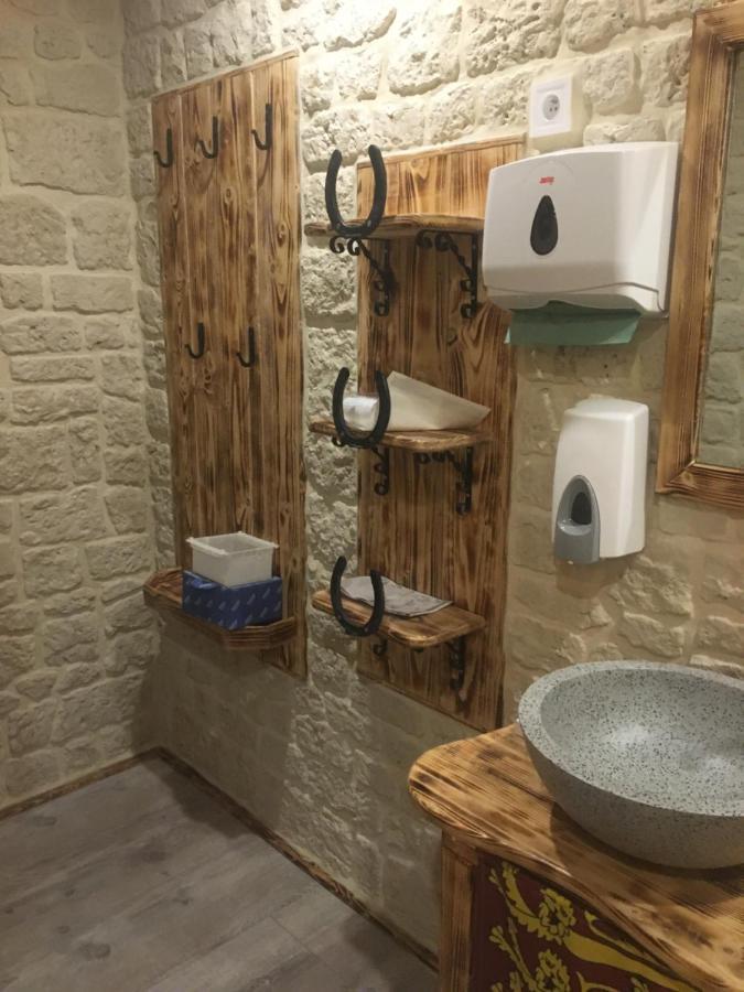 Chambre D'Hote Medieval Du Vieux Bourg Chailloue 外观 照片